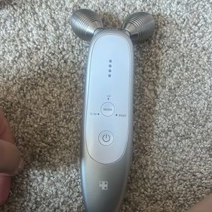 Never used medicube ems shot device charger & cord w/o original packaging